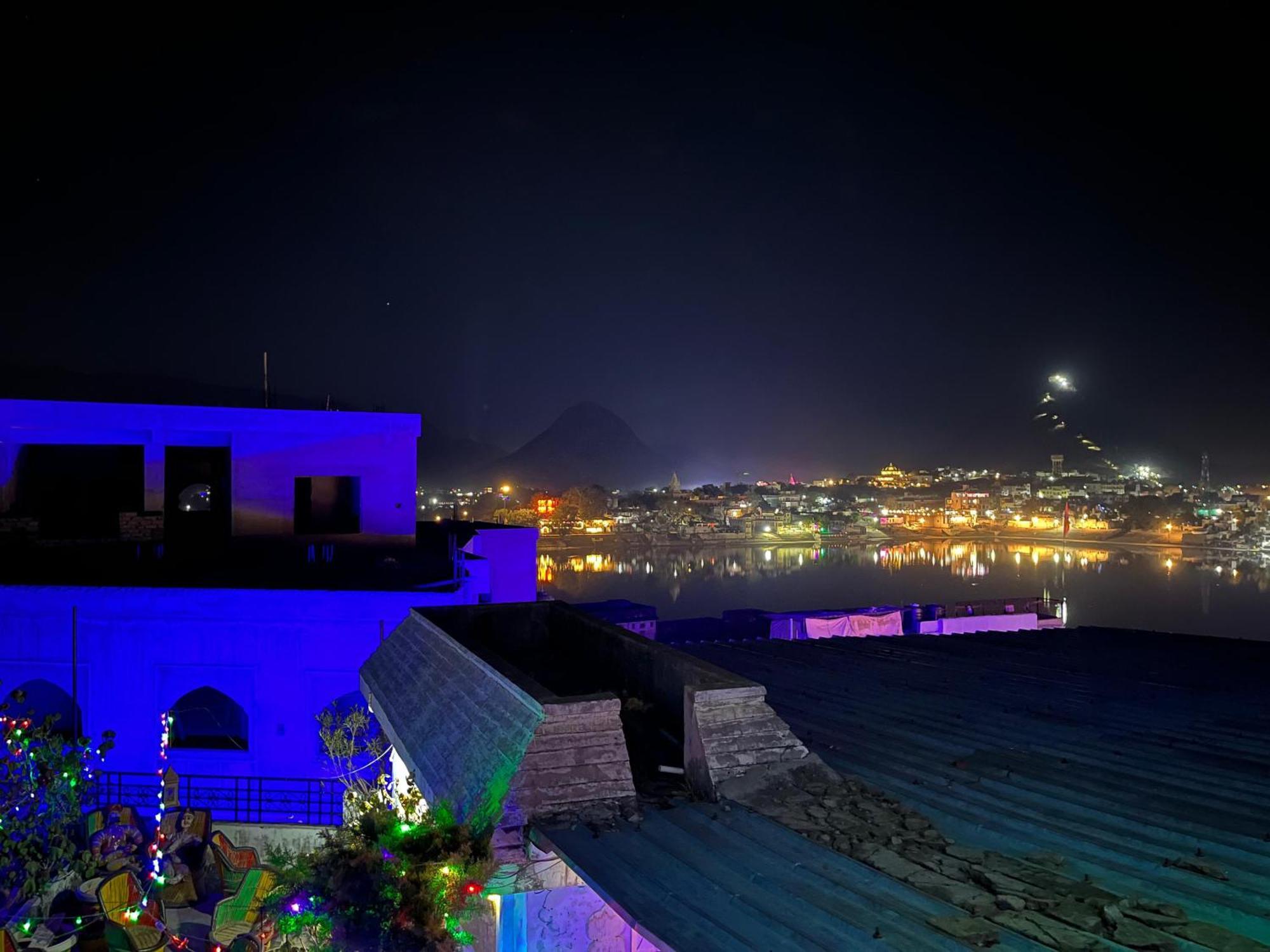 Hotel Nirvana Rooftop Puskár Kültér fotó