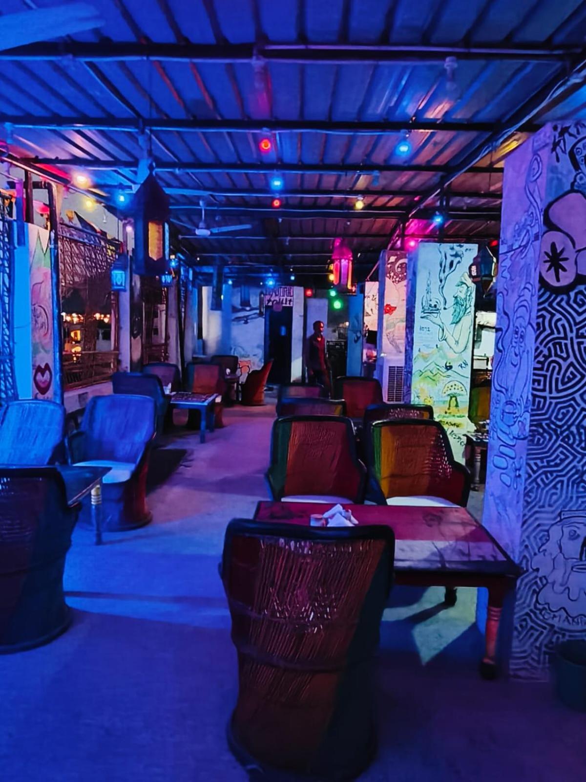 Hotel Nirvana Rooftop Puskár Kültér fotó