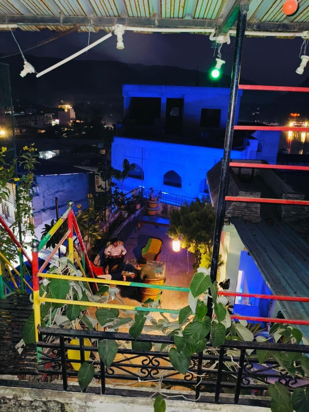 Hotel Nirvana Rooftop Puskár Kültér fotó